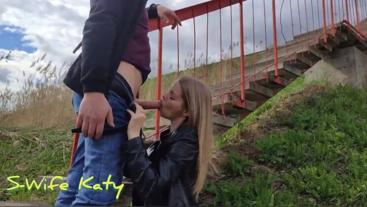 Crazy public sex of a beauty with a creampie right on the highway