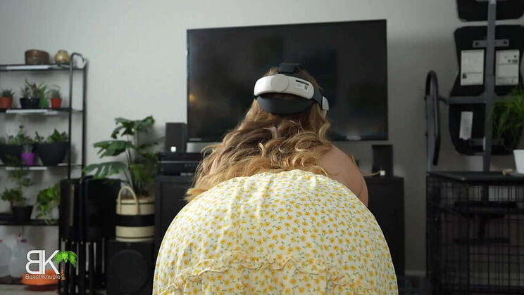 Inexperienced StepMom Fooled by Virtual Reality-Loving StepSon - Scene 1 of 3 - GRATIS!