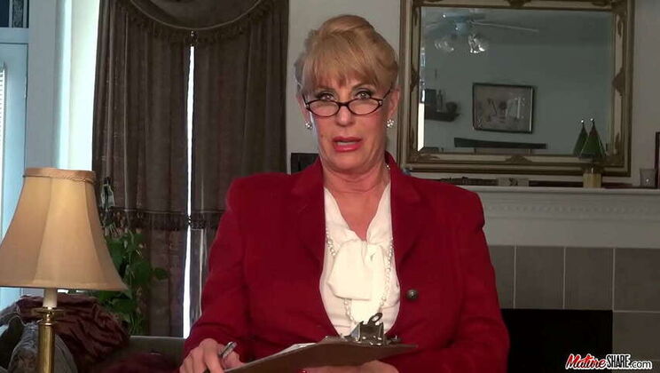 Big-breasted female supervisor takes off clothes and gets raunchy