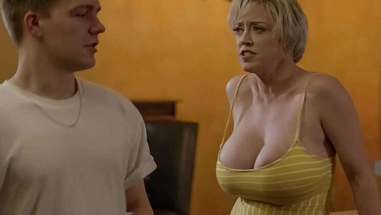 MILF Dee Williams Tempts Him with Her Enormous Breasts (Joshua Lewis)