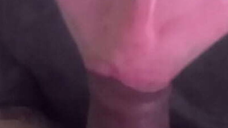 Latina Girlfriend Gives Sloppy Deepthroat Before Work