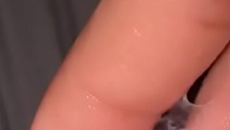 Hot Amateur MILF Fingers Her Wet Pussy to a Creamy Orgasm