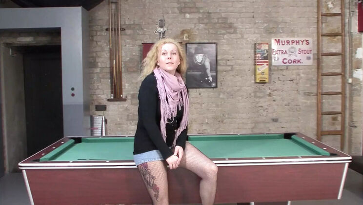 German Cougar Sucks Big Cock & Gets Filled with Sperm - Live Beach Report