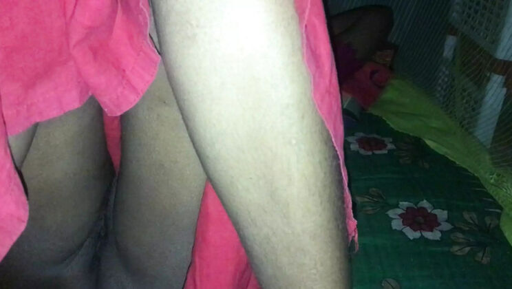 Desi Bhabhi Fucks Debor Hardcore in Night - Public Sex with Housewife