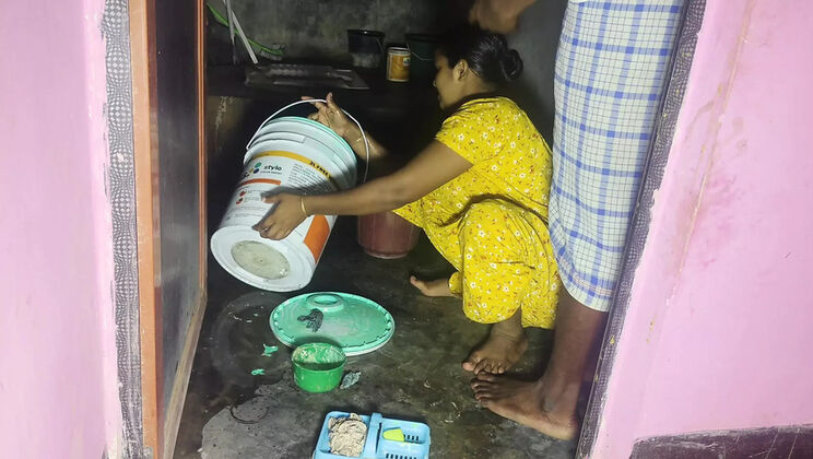 Desi Indian pornstar Deluwara hot sex with husband - Hindi audio