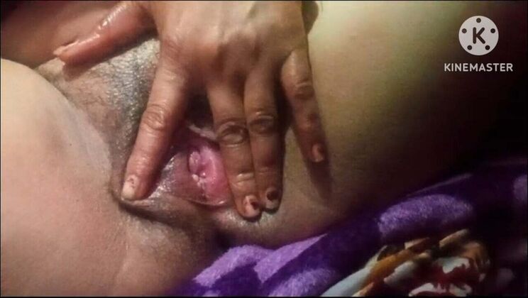 Sexy Indian Bhabhi Rubbing Her Hairy Pussy Lips - Close Up Masturbation