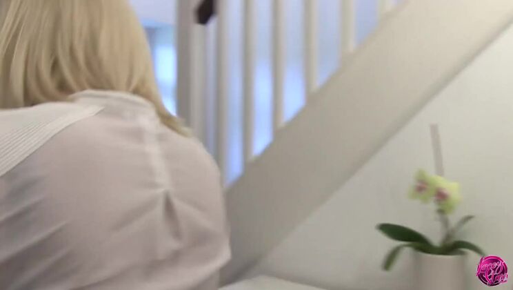 LACEYSTARR - Now Wet Yourself