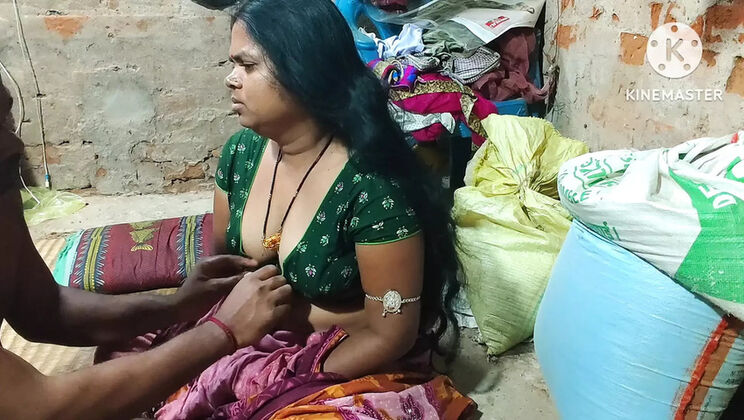 Desi Aunty Neighbor Fucks Nephew - Hot Indian Homemade Sex Video