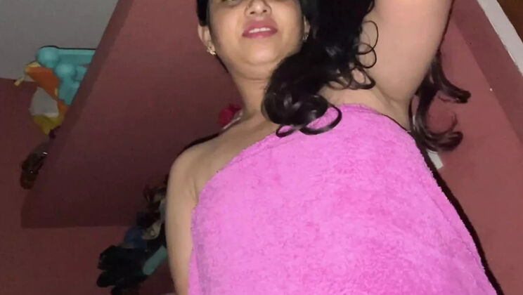 First Time Midnight Sex With My Stepsister - Apple Porn Big Tits & BBC