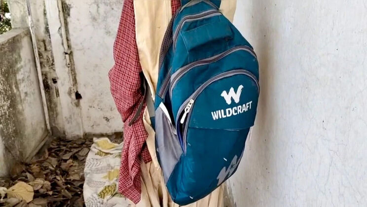 Desi Village School Girl Hardcore Fuck - Hindi Sex with Clear Audio