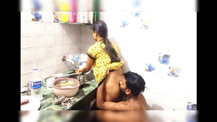 Hot Indian Girl Aalox Fucked Hard in Kitchen - Desi Sex Mumbai