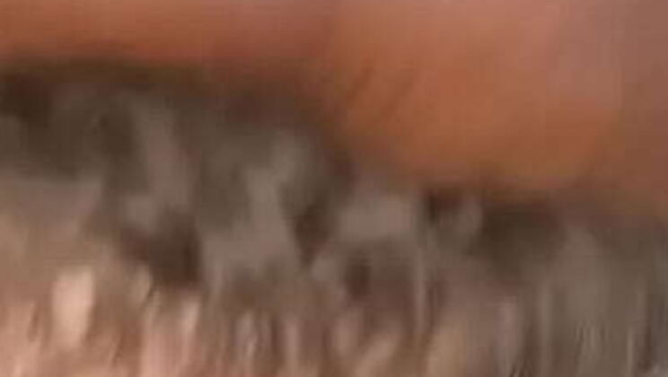 Hot white girl gives crazy morning head