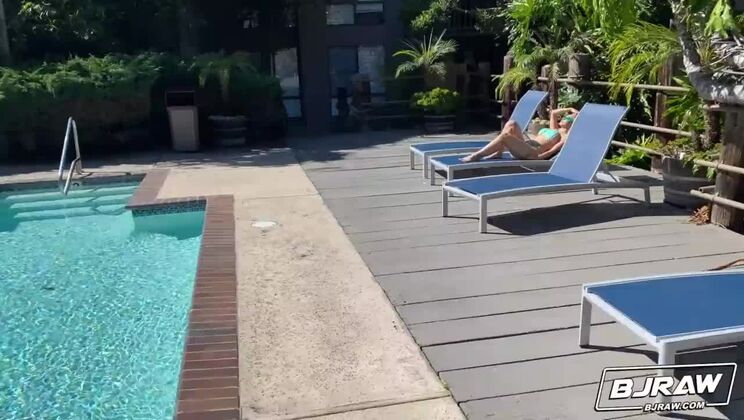 BJRAW Lauren Pixie takes a load