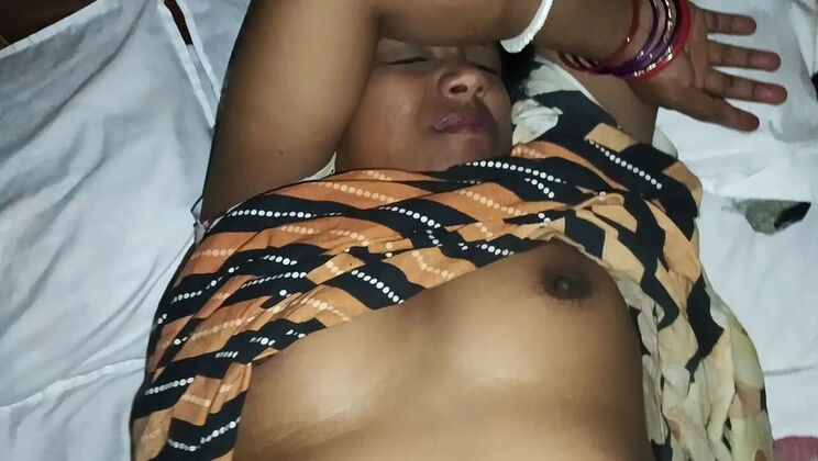 Desi Aunty Rasleen Gets Fucked Hard at Midnight - Tight Pussy Creampie