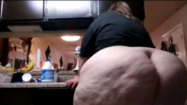 SSBBW Love Shows Off Her Huge Fat Ass