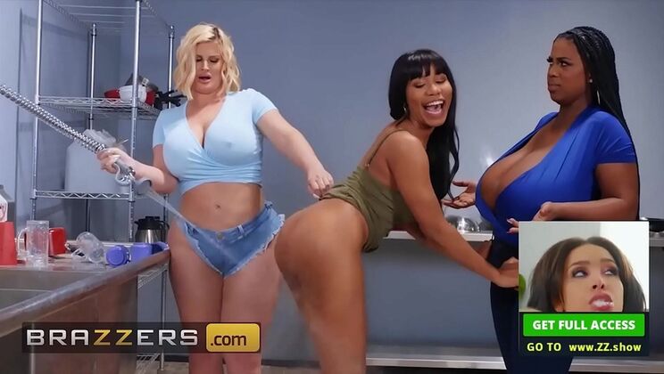 Jenna Foxx, Julie Cash & Maserati Wild Threesome - Pussy Licking & Strap-On Fun