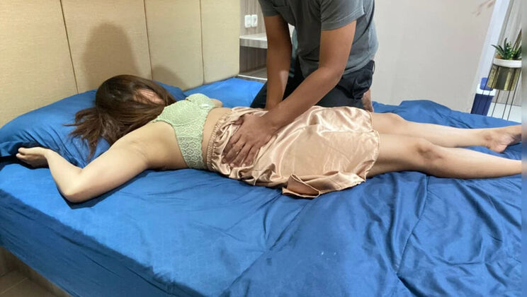 Indonesian Amateur Homemade: Friend's Wife Cheating in Hotel with Rough Doggy Style