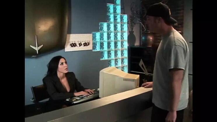 MILF Veronica Rayne Gets Double Penetration by Huge Cocks - Anal Threesome with StepMom