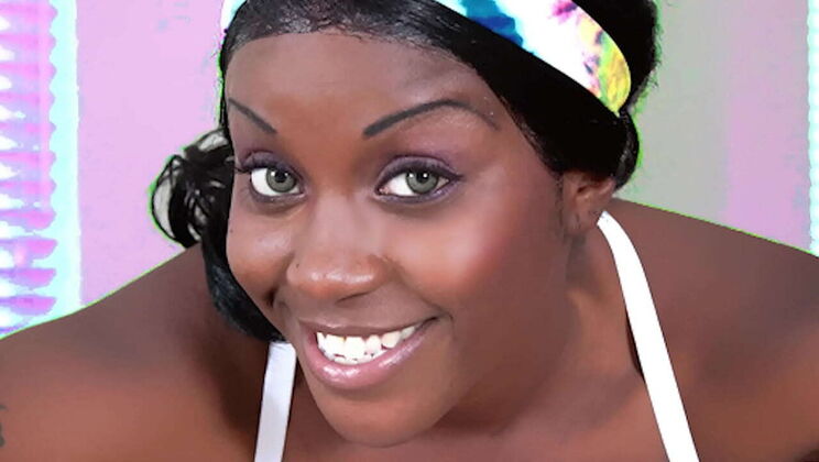 Amateur Black Babe Sucks Dick and Gets Fucked Hard