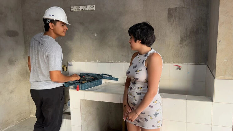 Sexy Latina Manuela Alvarez gets wild anal with strong mason in taboo stepmom roleplay