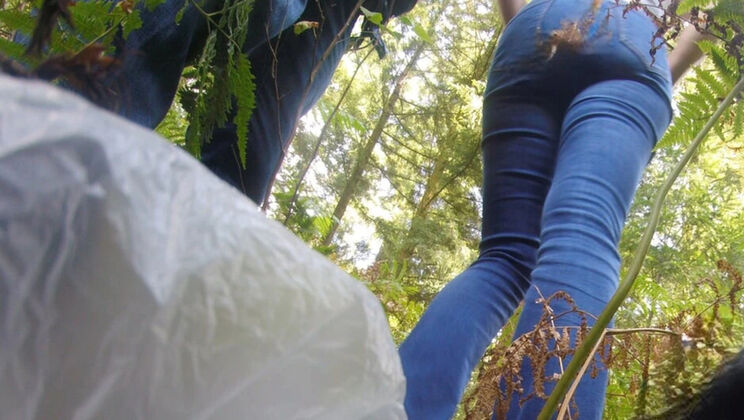 UDA outdoor sex with hot MILF in forest - doggy style fucking near hiking trail almost caught