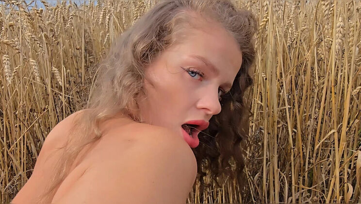 Katy The Model Gets Fucked By Photographer In Field - Blowjob, Cumshot, Cheating Wife POV