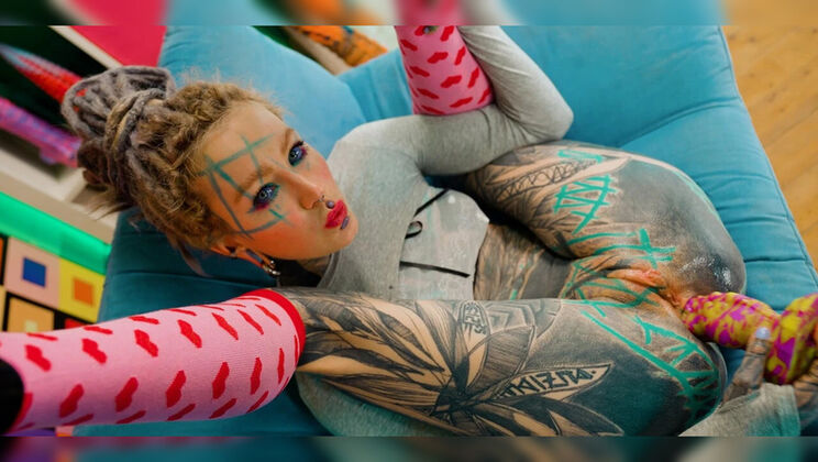 Skinny Teen Anal Fingering and Toy Play: Tattooed Girl's Pleasure