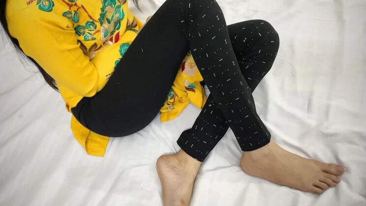 Hot Indian Desi Aunty Fucking in Doggy Style - Homemade HD 4K Porn