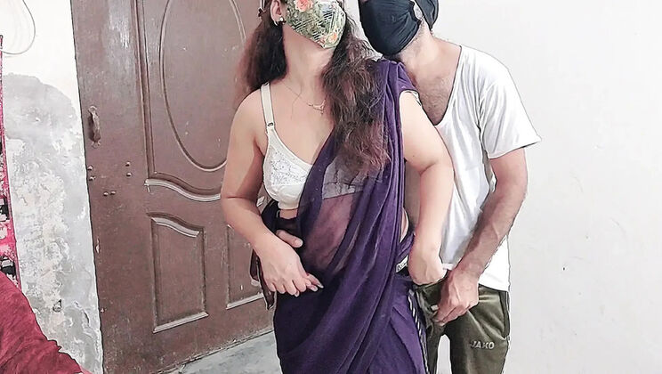 Desi Indian Neighbor Girl Hindi Sex - Homemade Cooking Utensil Fuck with Pakistani Couple