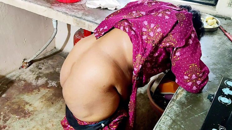 Desi Aunty Hardcore Kitchen Sex with Hindi Audio - Annuakhil Rough Fucking