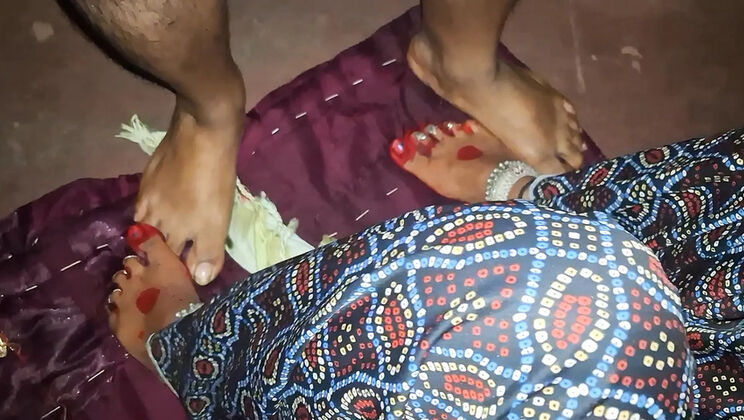 Desi Indian Girlfriend Shonaa Yadav Hairy Beach Twerking HD