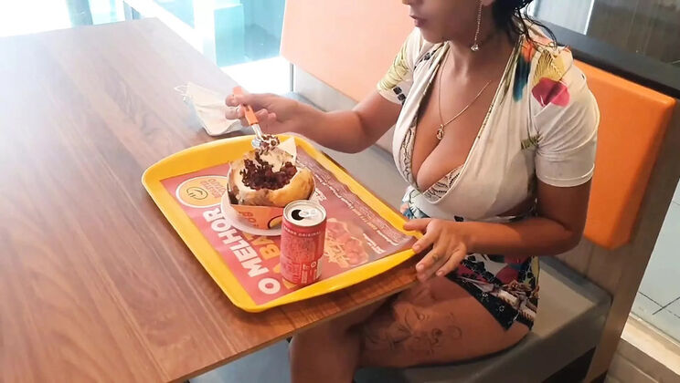 Cheap Burger Gets Me Hot Latina MILF Paty Bumbum Squirting in Car