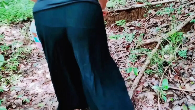Sri Lankan Teen Outdoor Blowjob Fun with Sinhala Voice - Big Ass Doggy Style Cum in Mouth