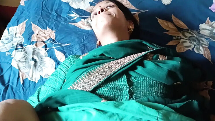 Desi Housewife Blowjob and Creampie - Amateur Hairy Indian Teen 19