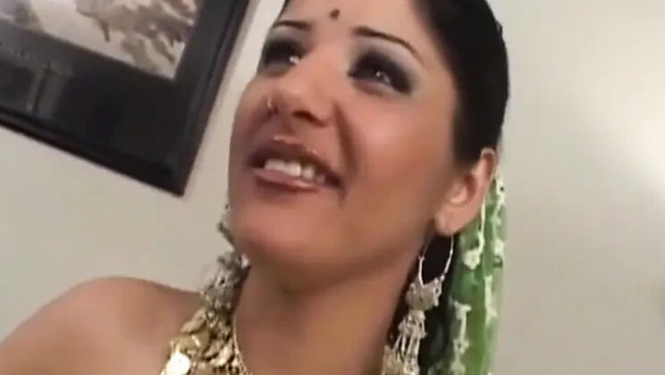 Asian Girl Hot Action - Cum On Her Tits