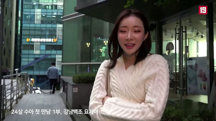 Korean MILF Yoga Teacher HyunWoo Fucks Suah Doggystyle Blowjob Big Natural Tits