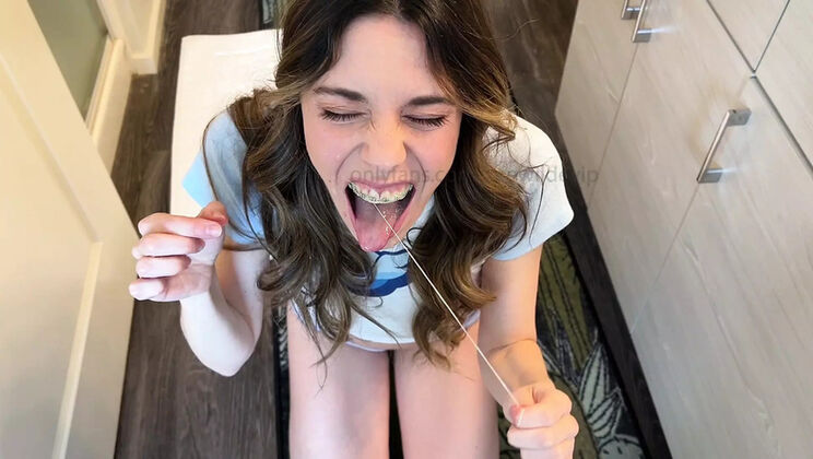 Brunette MILF Vera King Gets Surprise Mouth Cumshot with Braces - Funny Homemade Amateur CIM