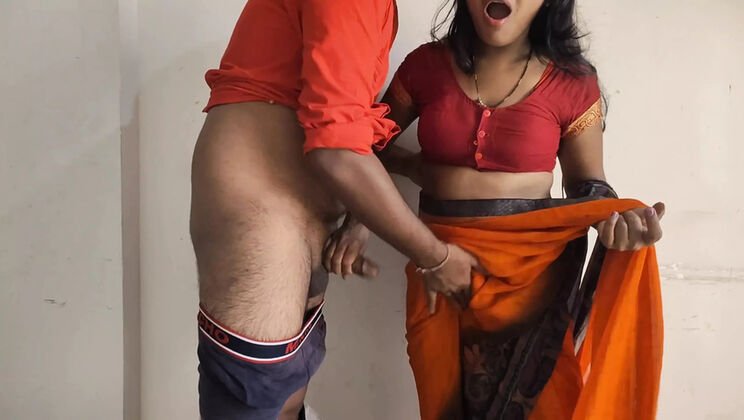 Desi Bhabhi Neighbor Fucks Her While She is Working - Mumbai Ashu HD