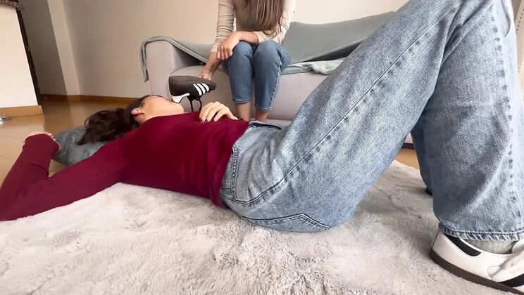 Lesbian Foot Worship - Latina Huge Ass Fetish & Pussy Eating Orgasm