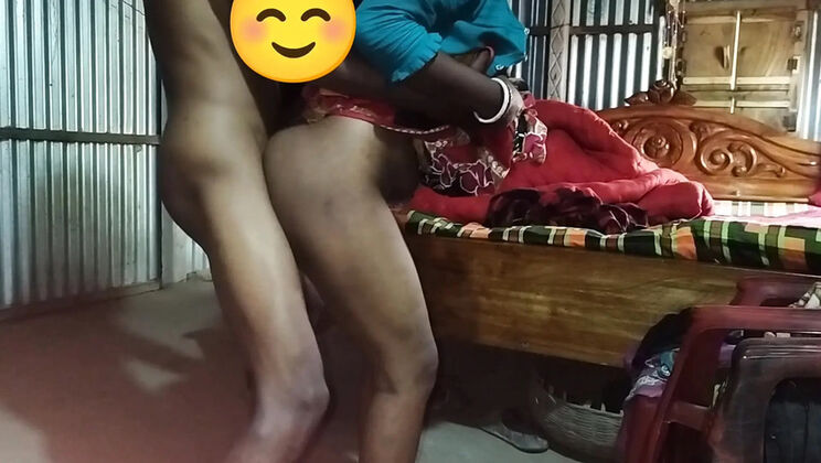 Joyhtr Secret Fun with Stepsister in Bedroom - Desi Village Mature Uncensored
