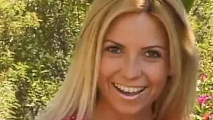 Allysin Chaynes Barefoot Blowjob & Footjob Outdoor Sex