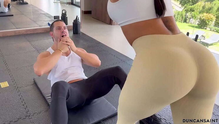 Steffy Moreno Gym Workout with Huge Bubble Butt and Big Tits