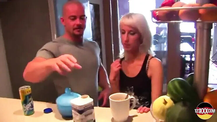 Naughty Blonde Amateur Gets Hard Fucking and Cumshot in German