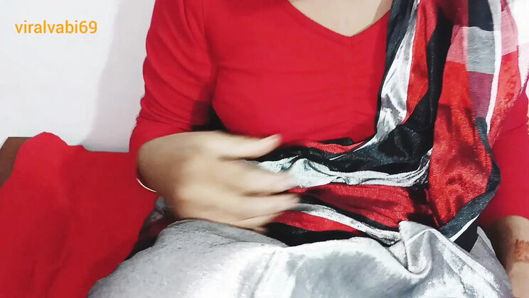 Desi Aunty Hardcore Sex - Hot Indian Auntie Fucks Son's Friend Homemade