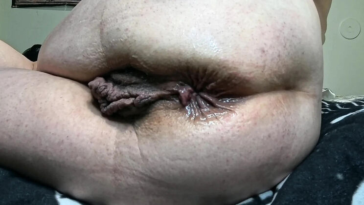 LunaXscorpia's Thick Ass Takes Huge Strawberry Dildo Deep - Wet Anal Riding Fun