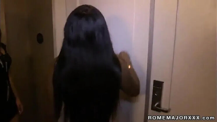 Rome Major Fucks at Porn Convention - Blowjob & Facial with Jayden Starr