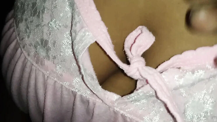 Sri Lankan Wife Fucks in Kitchen While Cooking - Big Natural Tits BBW Aunty