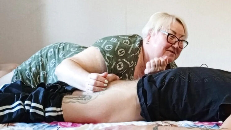 MILF Neighbor Swallows Cum - Deep Throat Blowjob & Mouth Cumshot