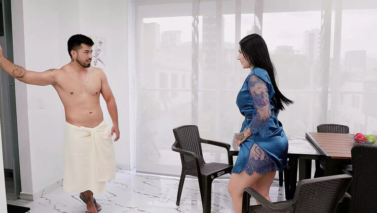 Big Ass Colombian Fucked Hard - La Rola Takes Fred's Cum on Her Face