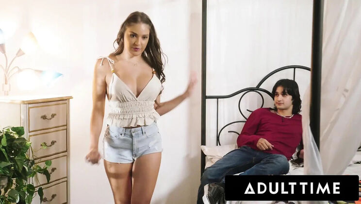 Gizelle Blanco Hot Stepsister Caught Using Sex Toy - Offers Virgin Pussy to Stepbrother Elias Cash